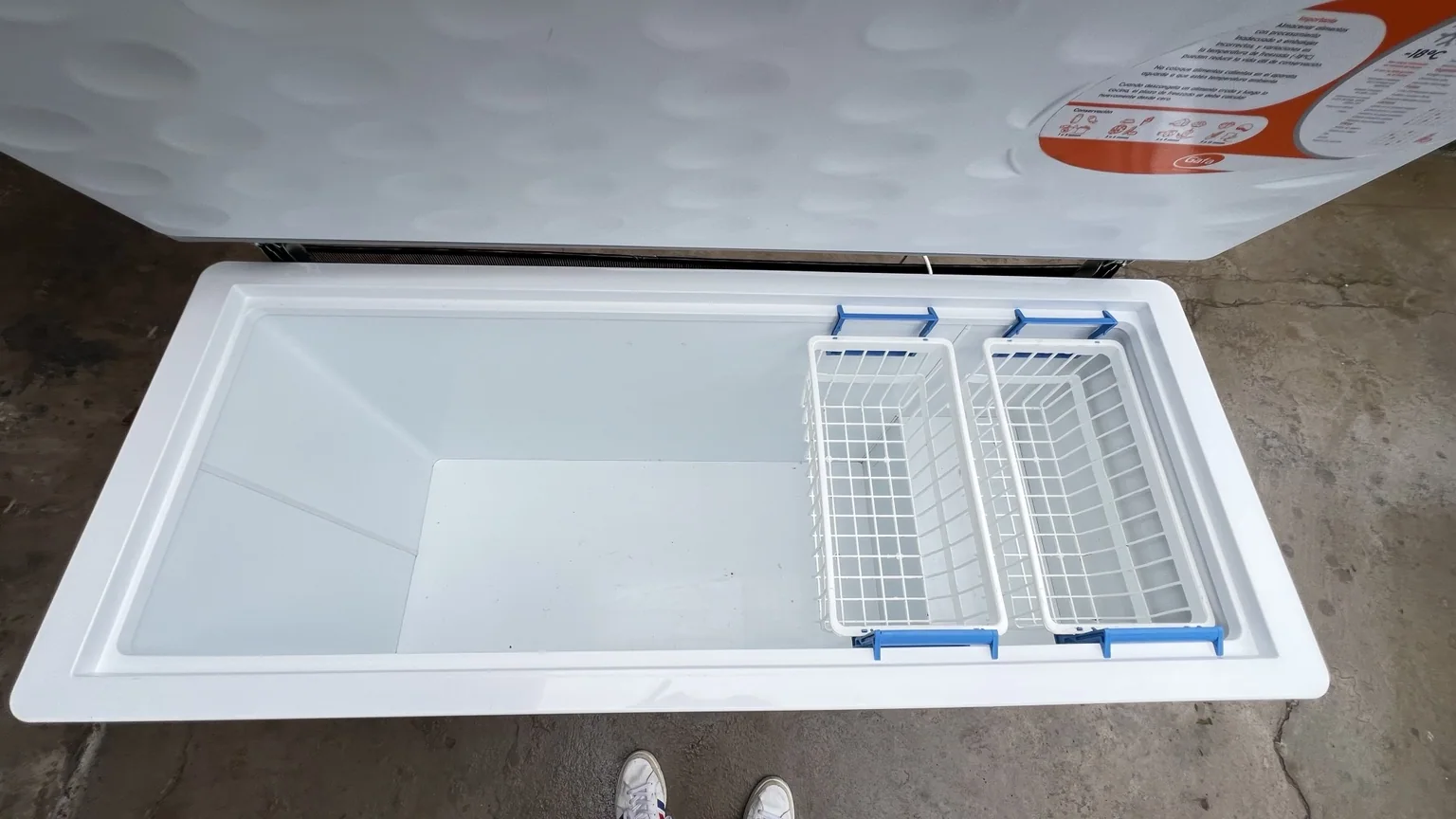Freezer Gafa abierto mostrando su gran capacidad